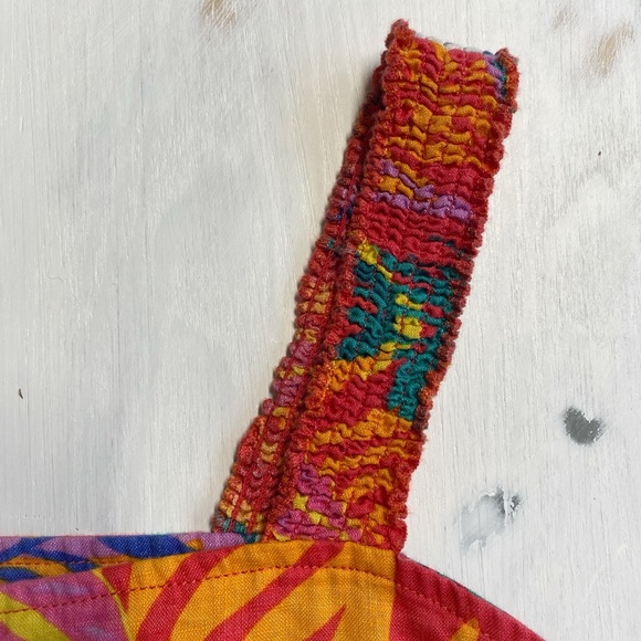 C&C CALIFORNIA Red Tropical Island Inspired Linen Top, Relaxed Beach Resort Wear - Picture 5 of 14